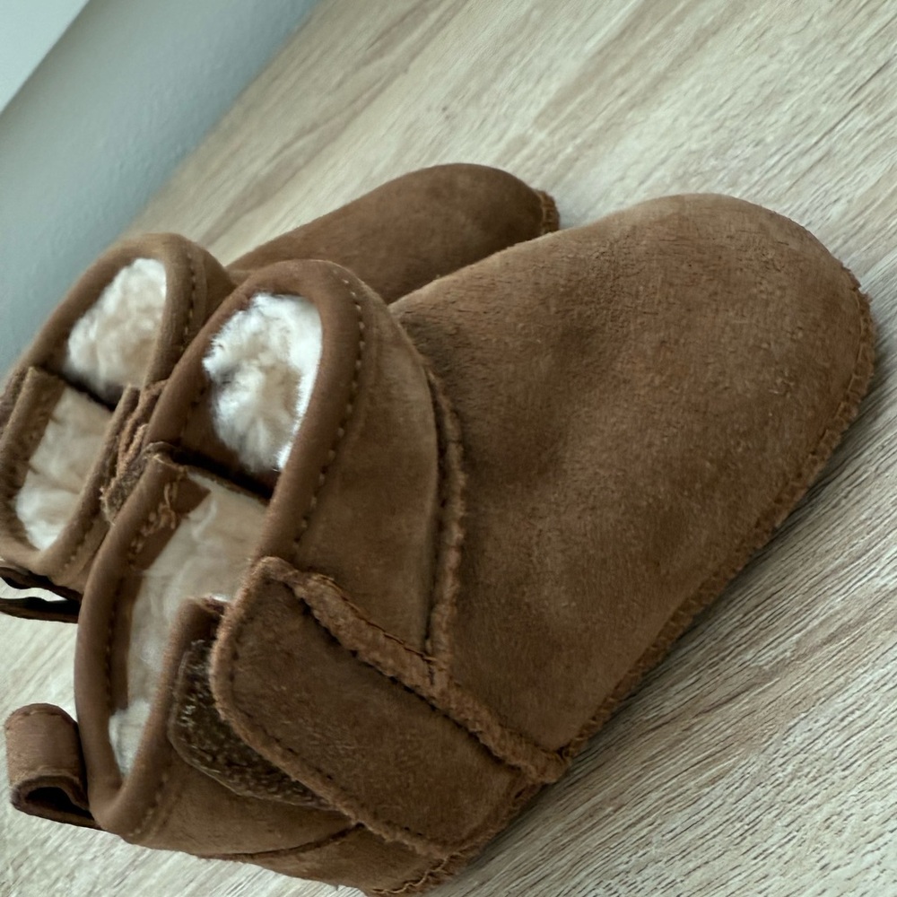 infant uggs - Picture 2 of 3